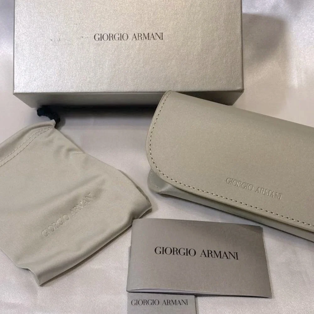 Giorgio Armani Sunglasses Case,Silver Hard Clamshell,Boxed, Drawstring Bag, Card - Picture 3 of 12